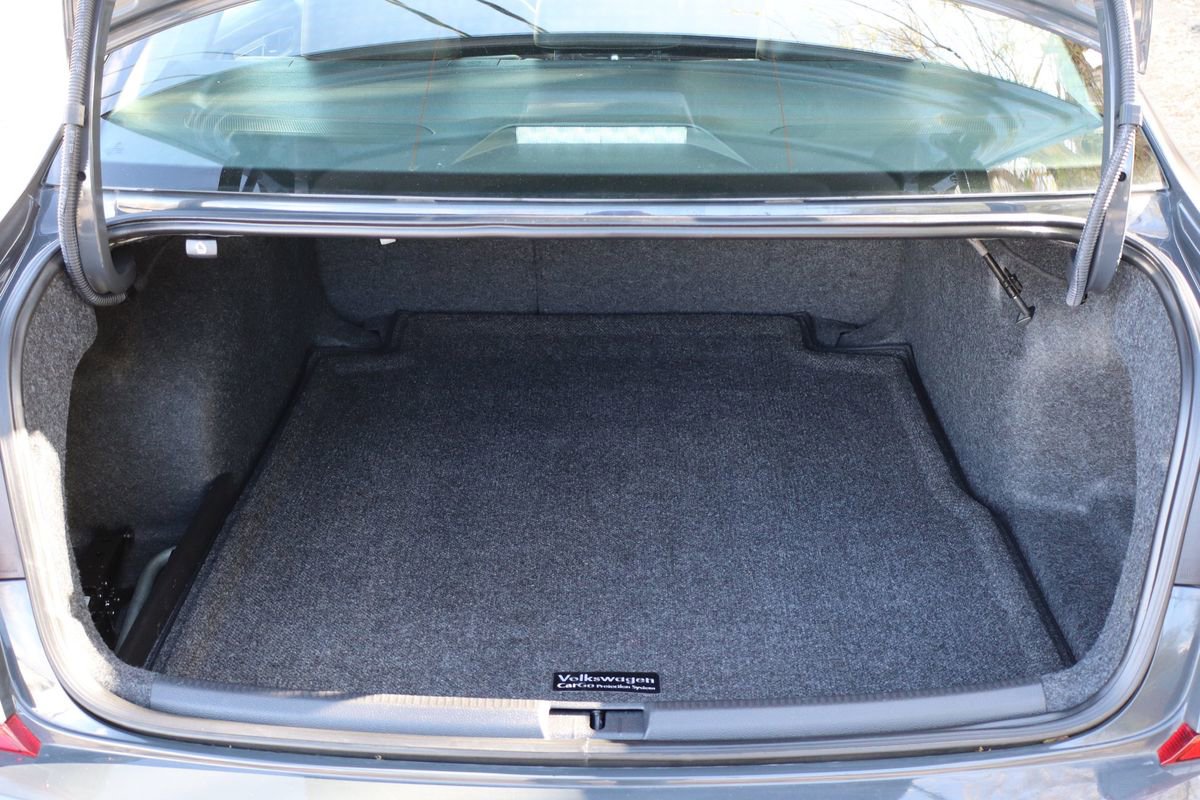 Used 2018 Volkswagen Passat 2.0T R-Line image 14