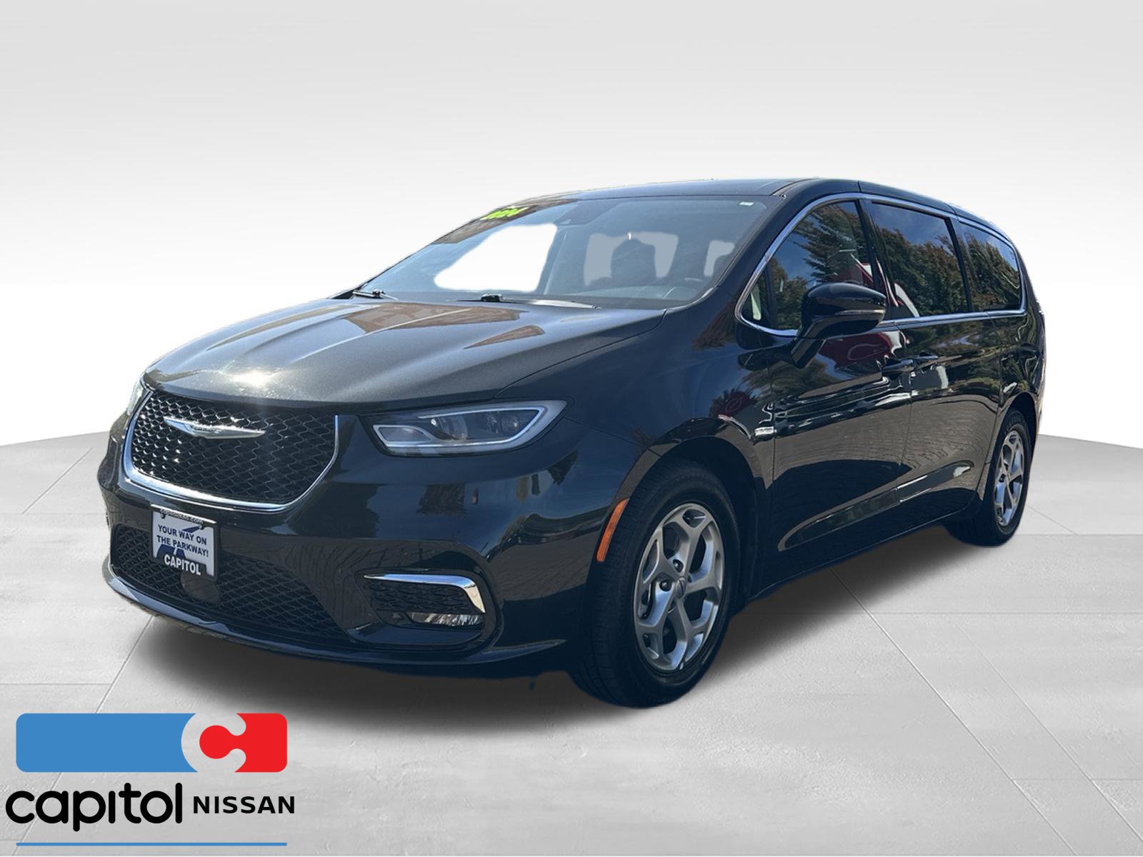 Used 2024 Chrysler Pacifica Limited