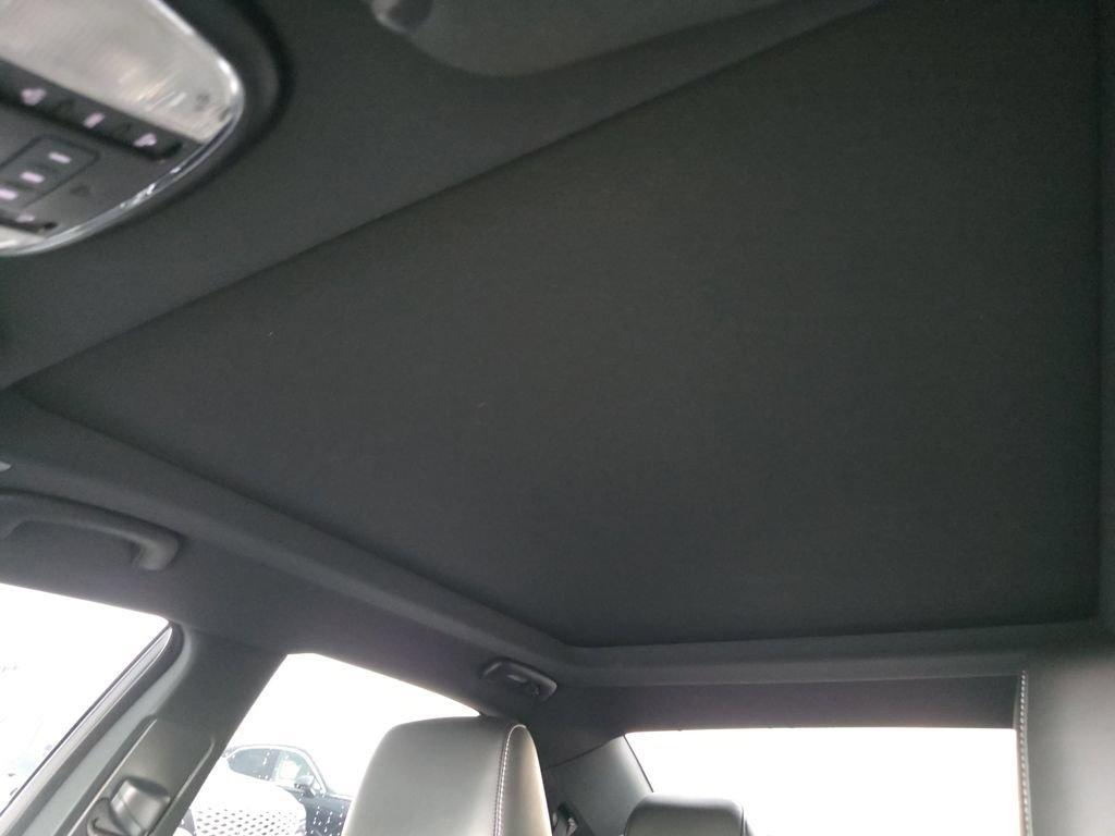 Used 2023 Chrysler 300 C RWD image 29
