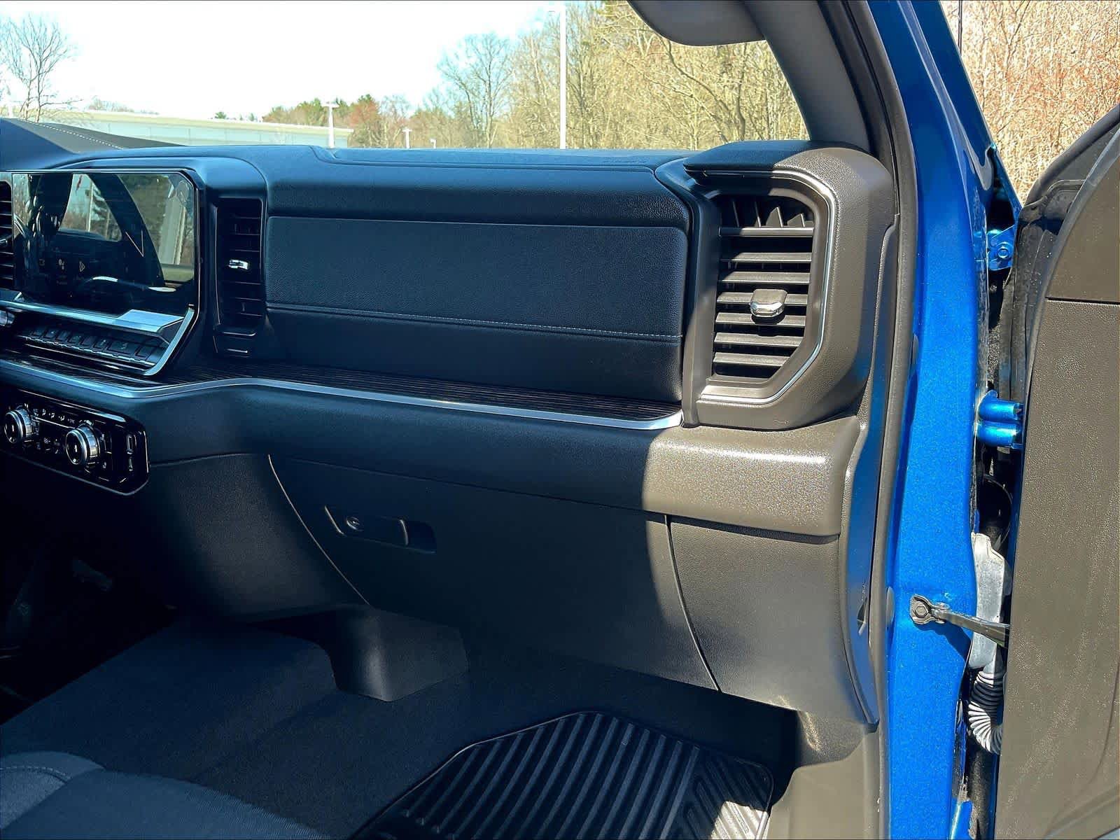 Used 2022 GMC Sierra 1500 Elevation w/ X31 Off-Road Package AWD/4WD image 13