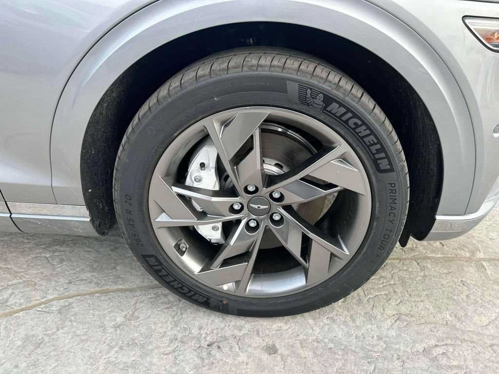 New 2025 Genesis Electrified GV70 w/ Prestige Package AWD/4WD image 4