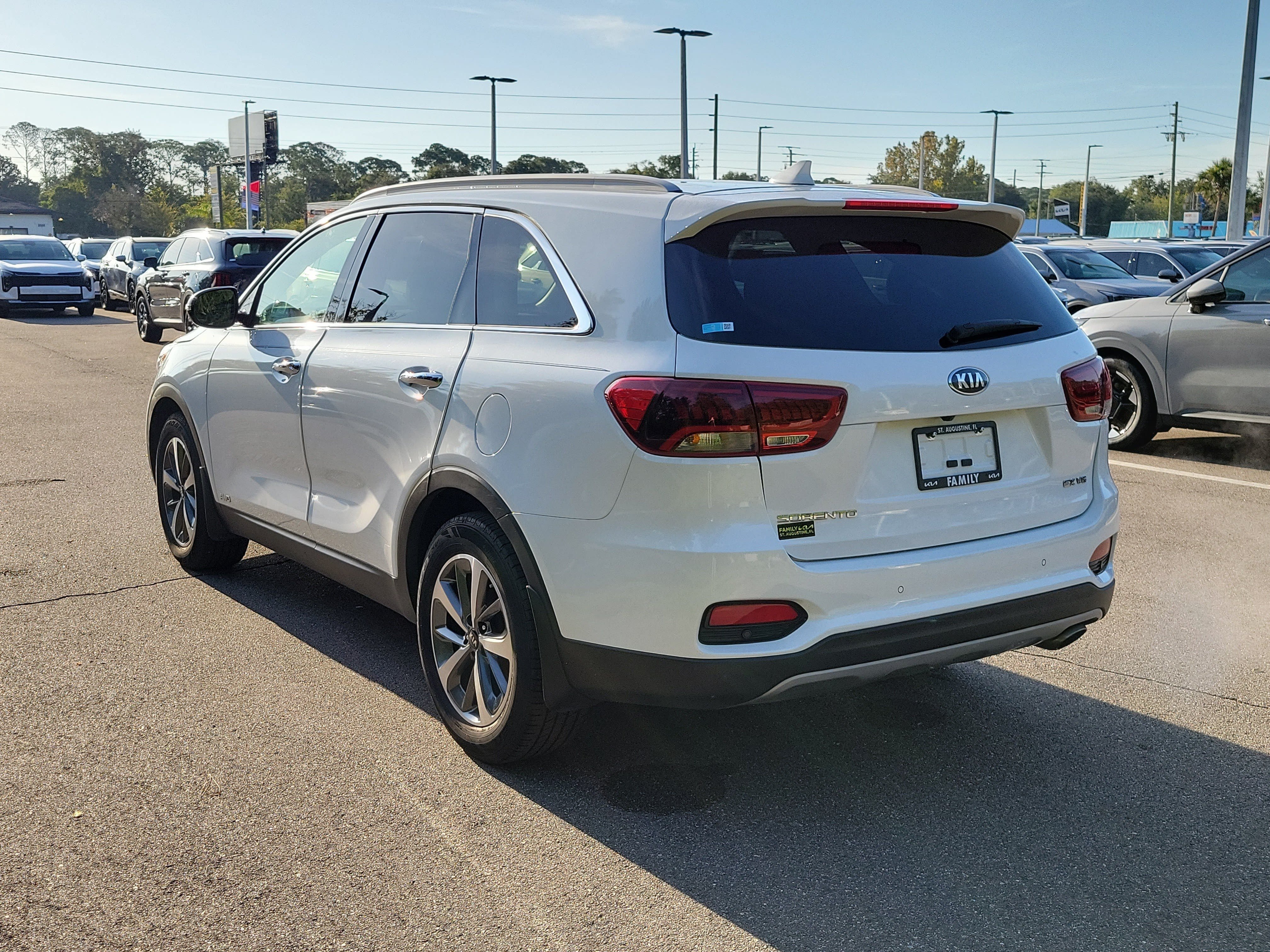 Used 2019 Kia Sorento EX AWD/4WD image 4
