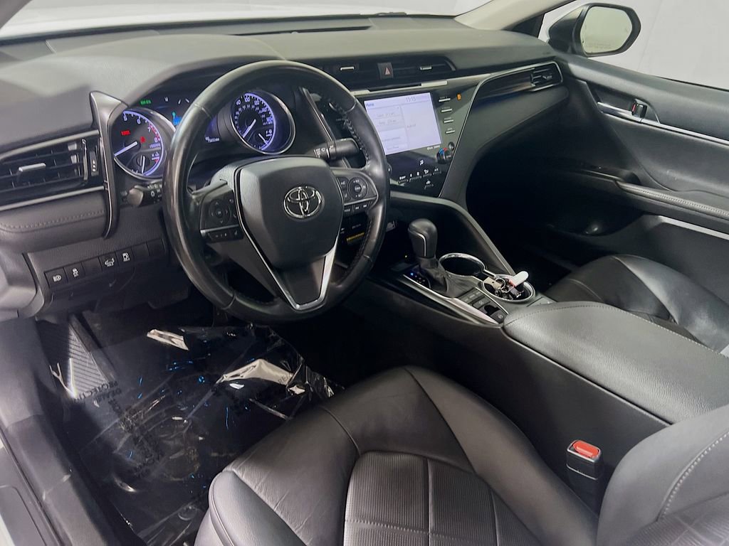Certified 2019 Toyota Camry XLE FWD image 10