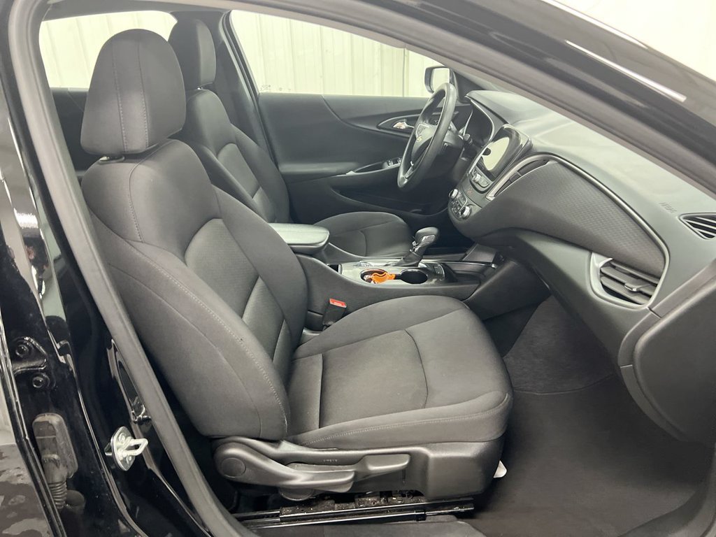 Used 2025 Chevrolet Malibu LT FWD image 21