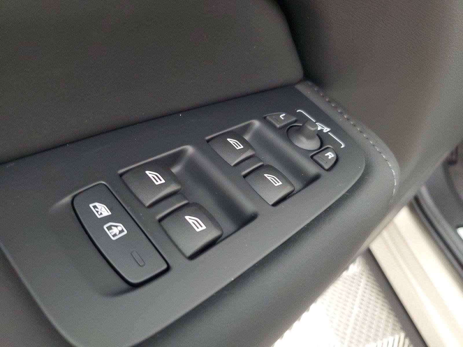 New 2027 Volvo XC60 B5 Ultra AWD/4WD image 20