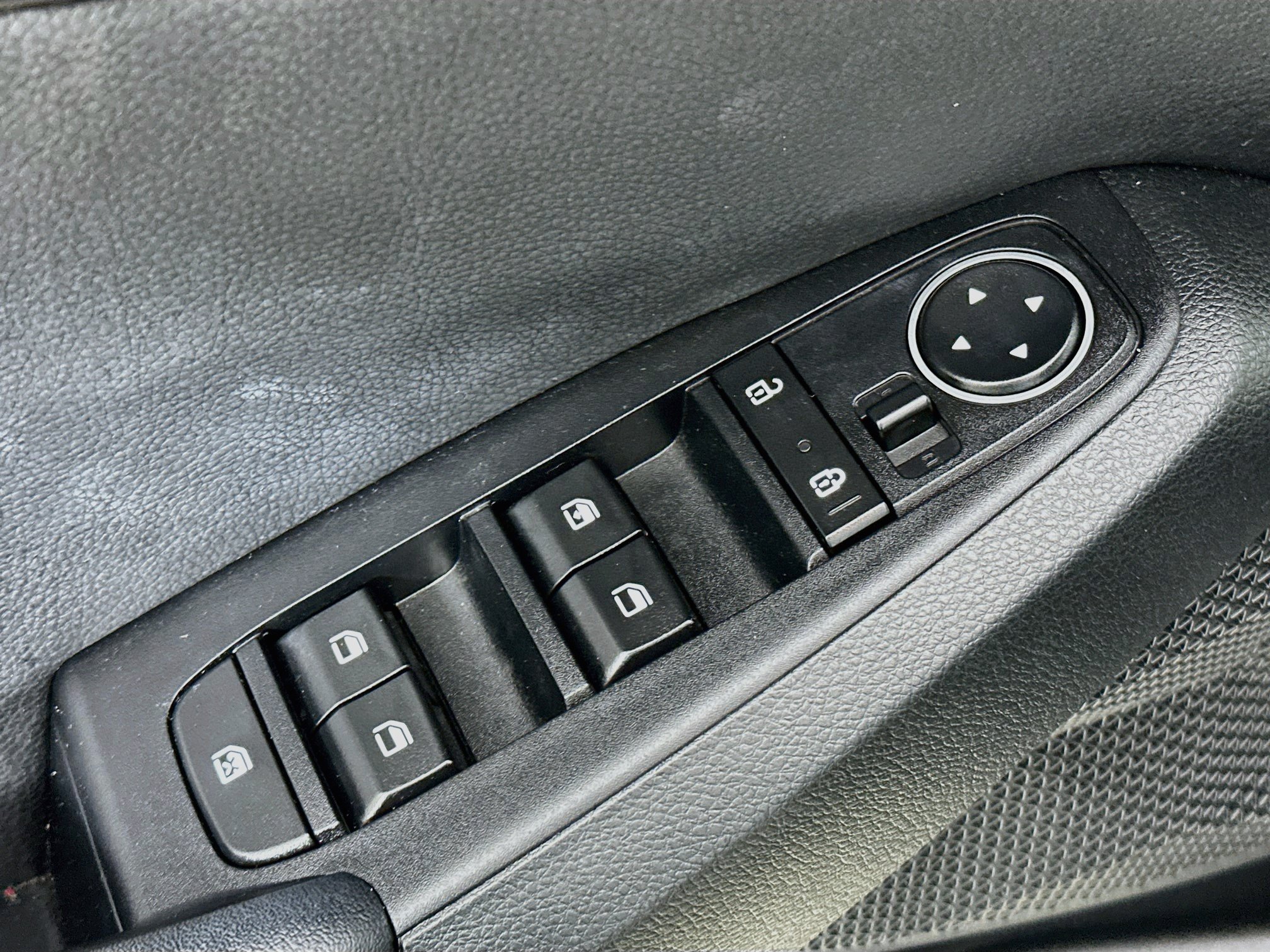 Used 2023 Kia Seltos S FWD image 17