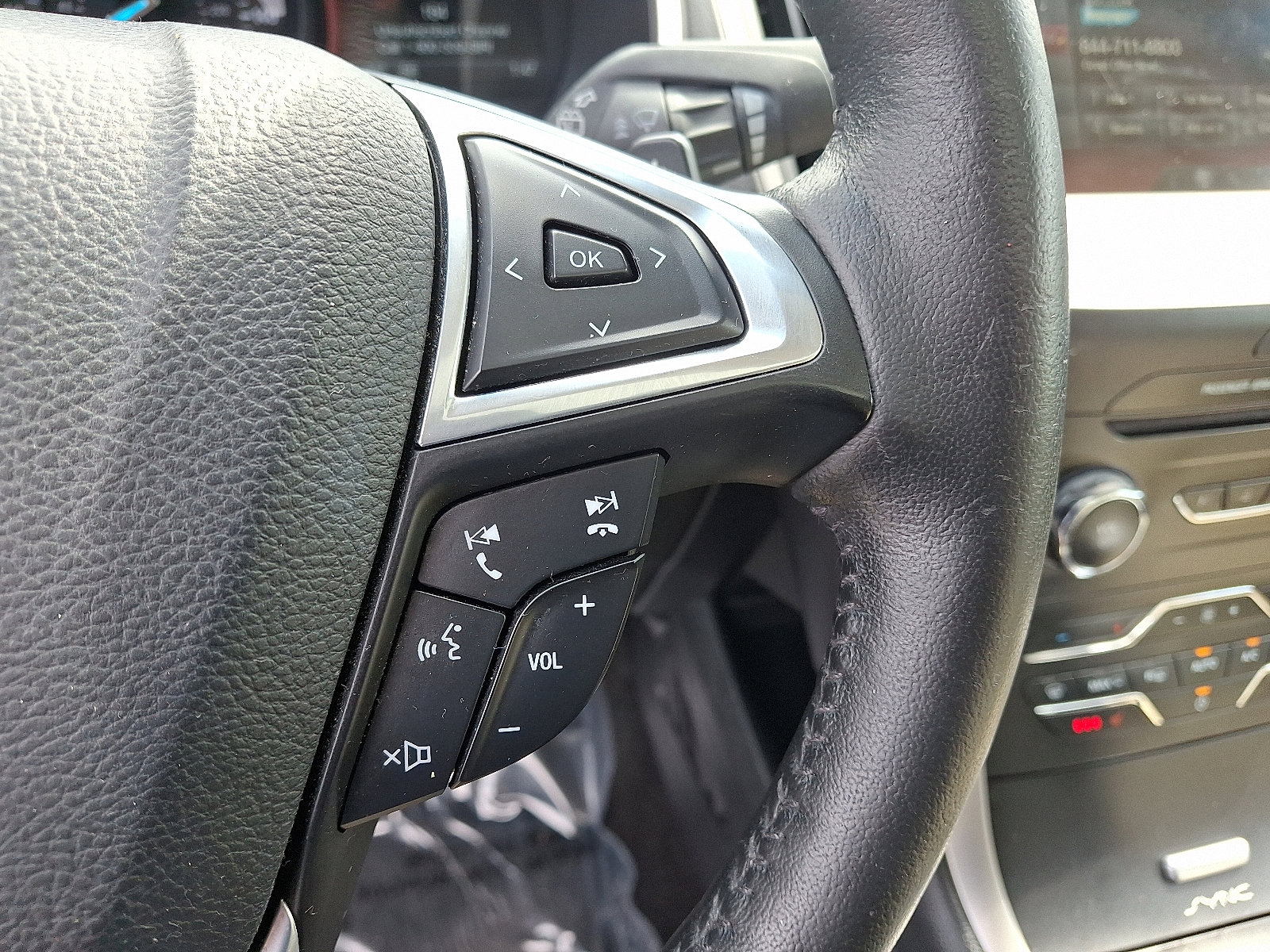 Used 2015 Ford Edge SEL w/ Equipment Group 201A FWD image 22