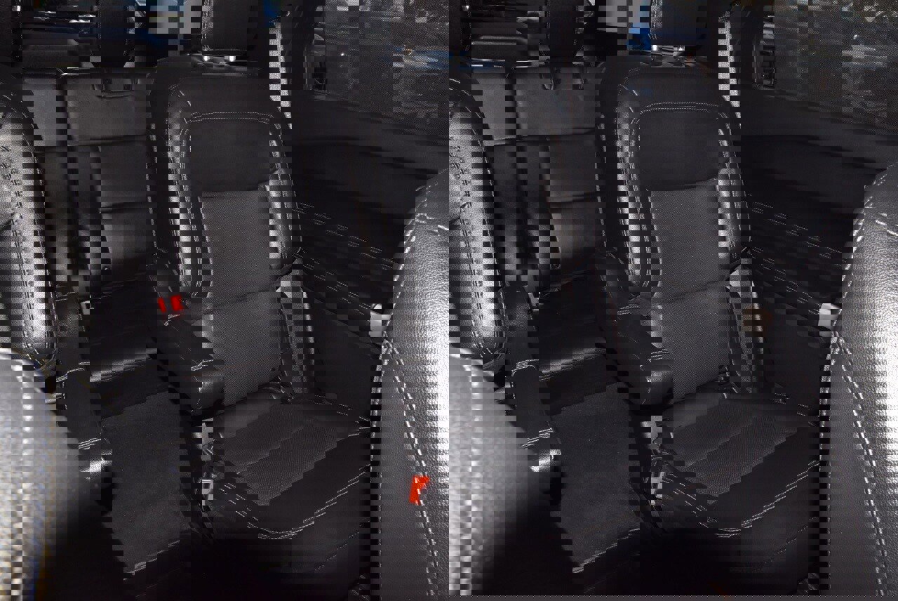 Used 2021 Ford Explorer Limited w/ Equipment Group 301A image 23