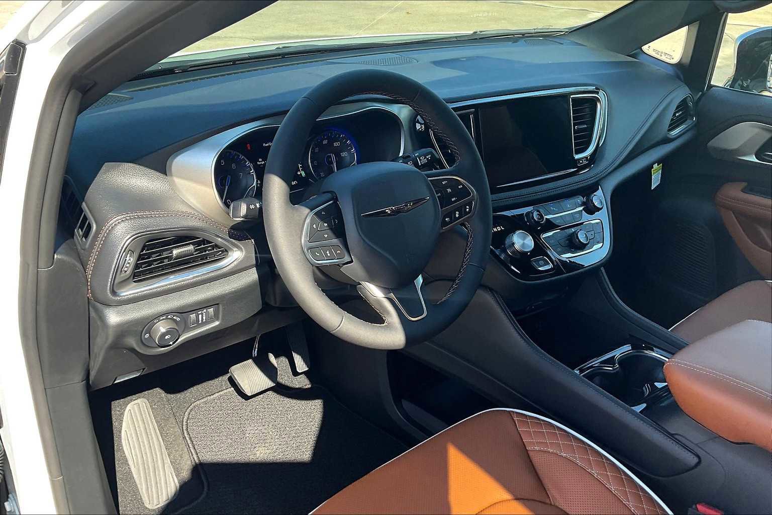New 2026 Chrysler Pacifica Pinnacle image 8