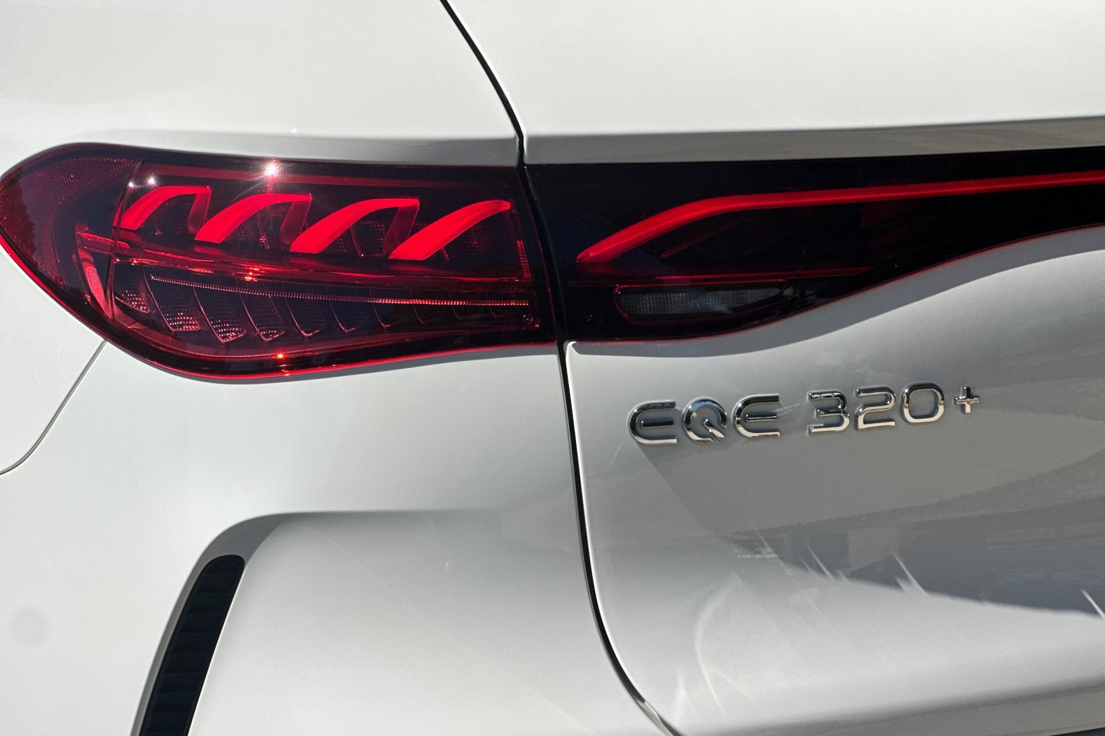 New 2027 Mercedes-Benz EQE 320+ SUV image 28