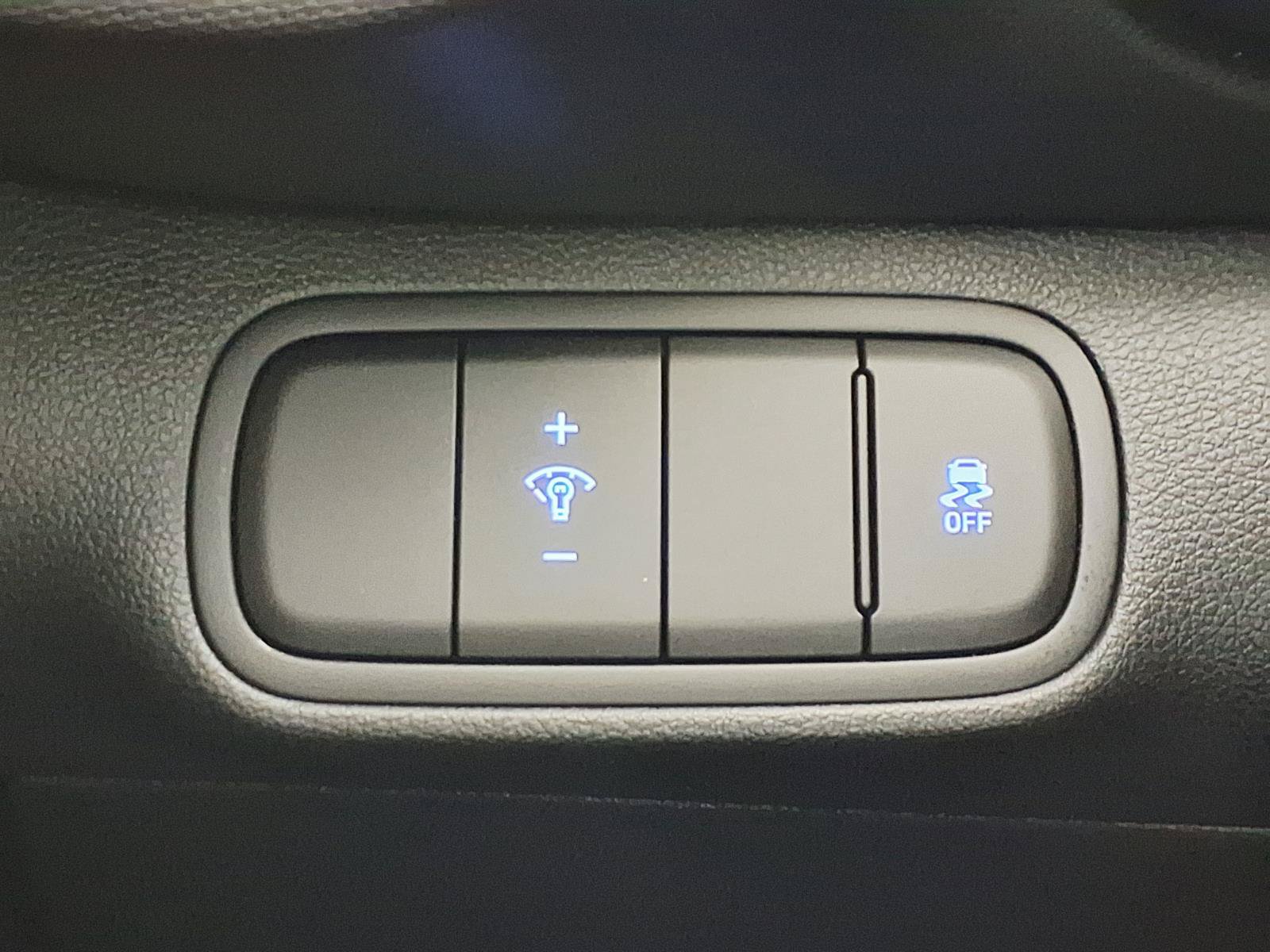 Certified 2026 Hyundai Venue SEL FWD image 22