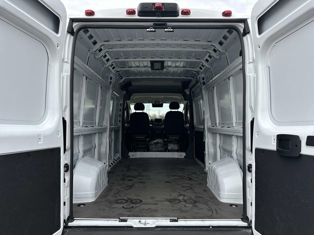 New 2026 RAM ProMaster 2500 w/ Convenience Group FWD image 9