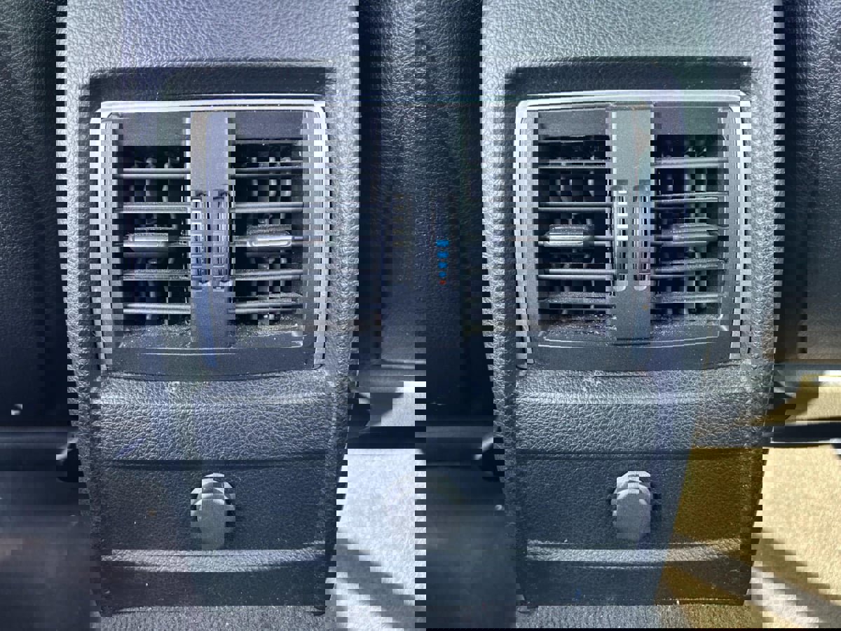 Used 2018 BMW 330i Sedan w/ Premium Package image 22