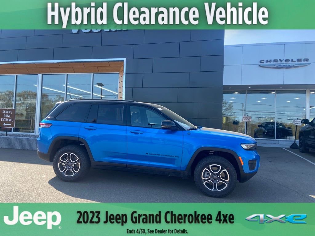 New 2023 Jeep Grand Cherokee Trailhawk w/ Luxury Tech Group III image 12