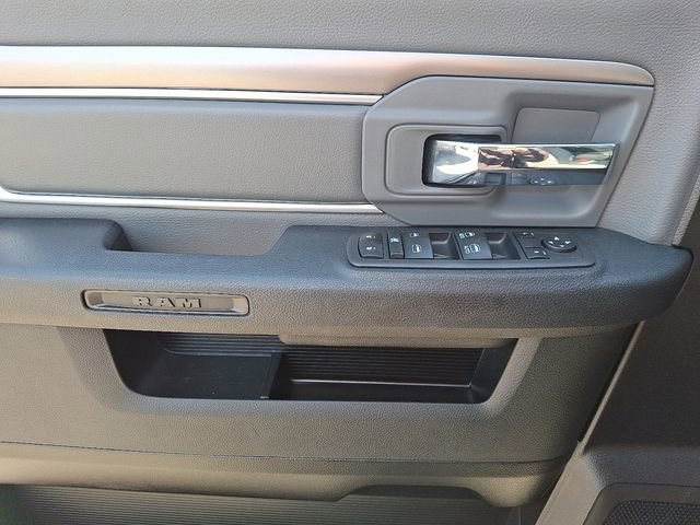 Used 2024 RAM 1500 Classic SLT AWD/4WD image 13