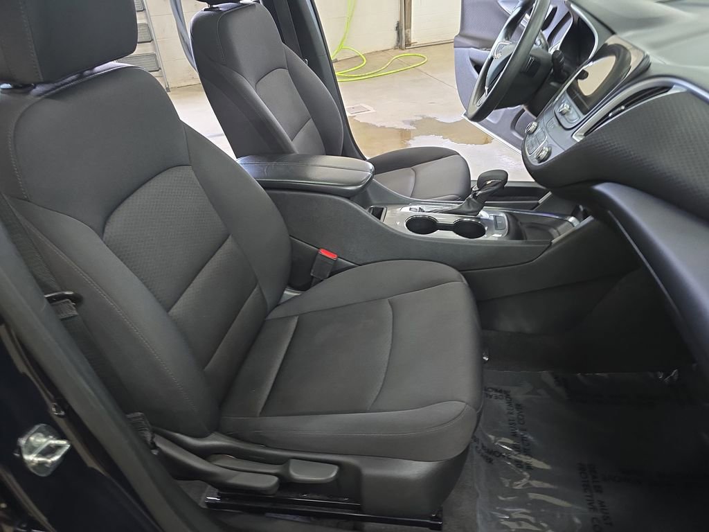 Used 2023 Chevrolet Malibu LT FWD image 10