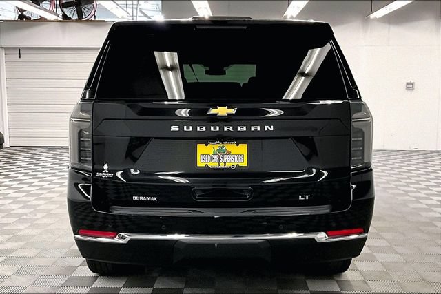 Used 2025 Chevrolet Suburban LT w/ Comfort Package AWD/4WD image 5