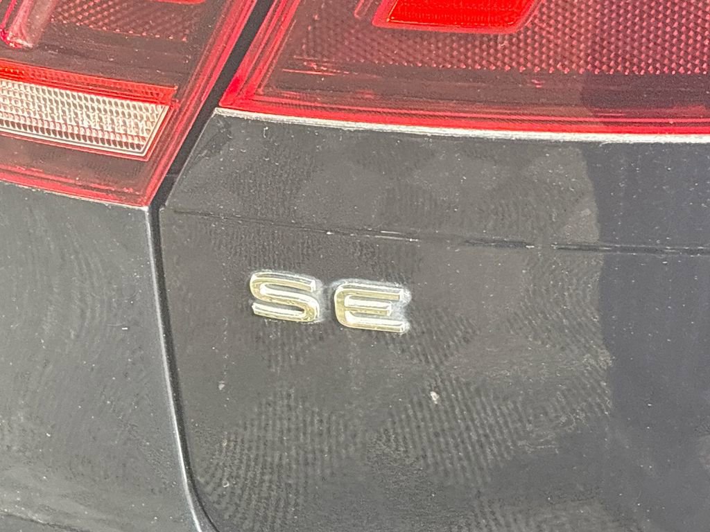 Certified 2022 Volkswagen Tiguan SE w/ Panoramic Sunroof Package image 24