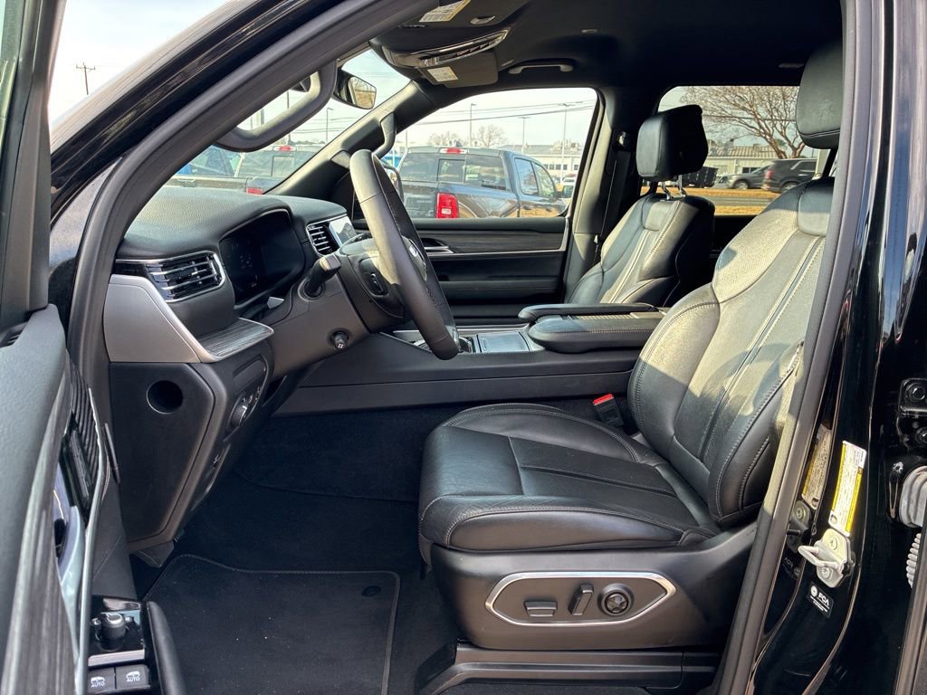 Used 2024 Jeep Wagoneer Series III image 10