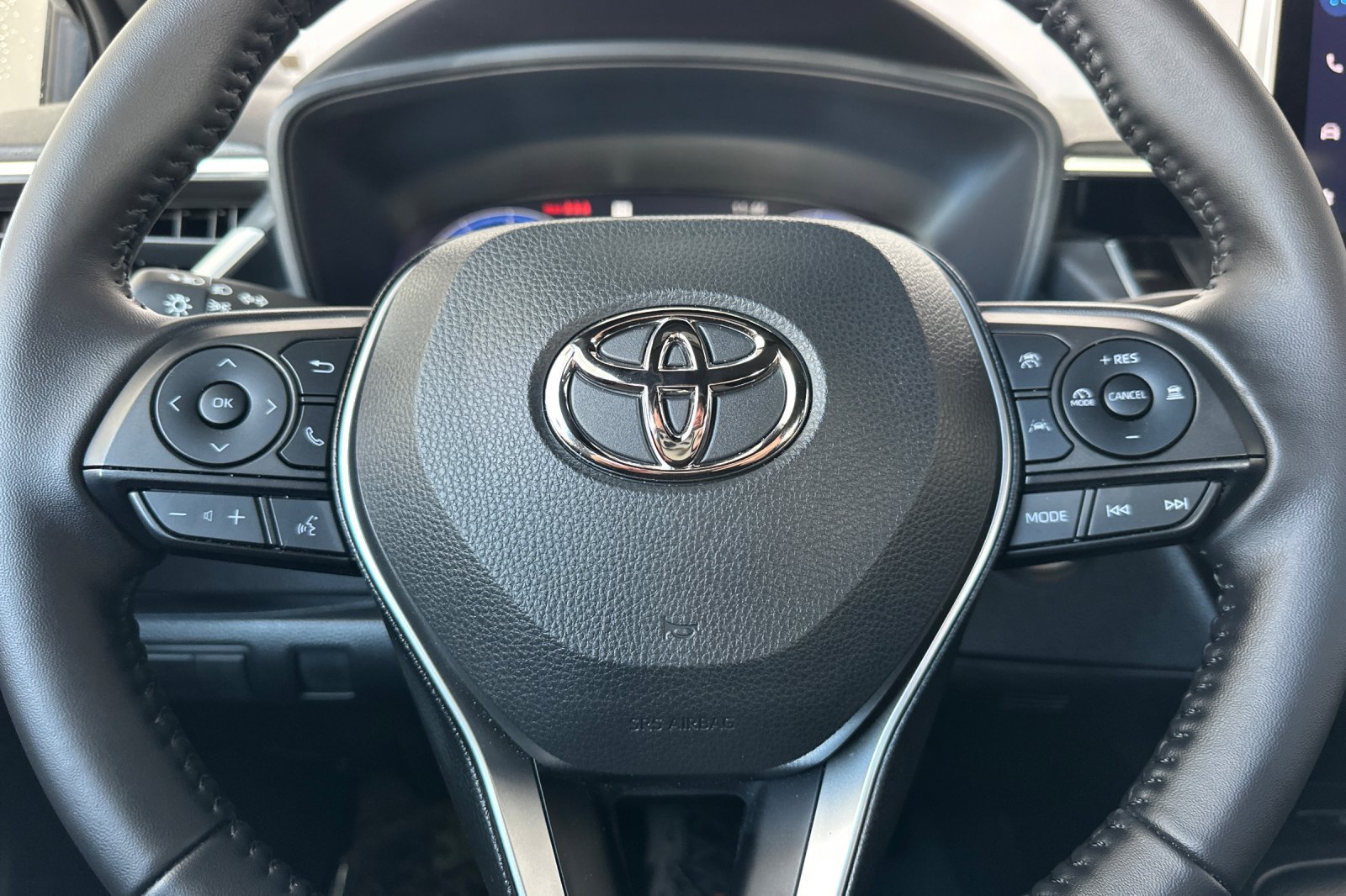Used 2026 Toyota Corolla SE w/ SE Package FWD image 29