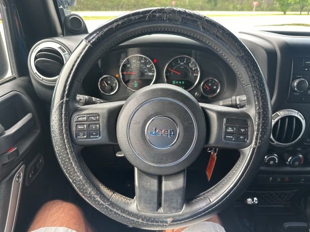 Used 2014 Jeep Wrangler Unlimited Rubicon w/ Connectivity Group image 21