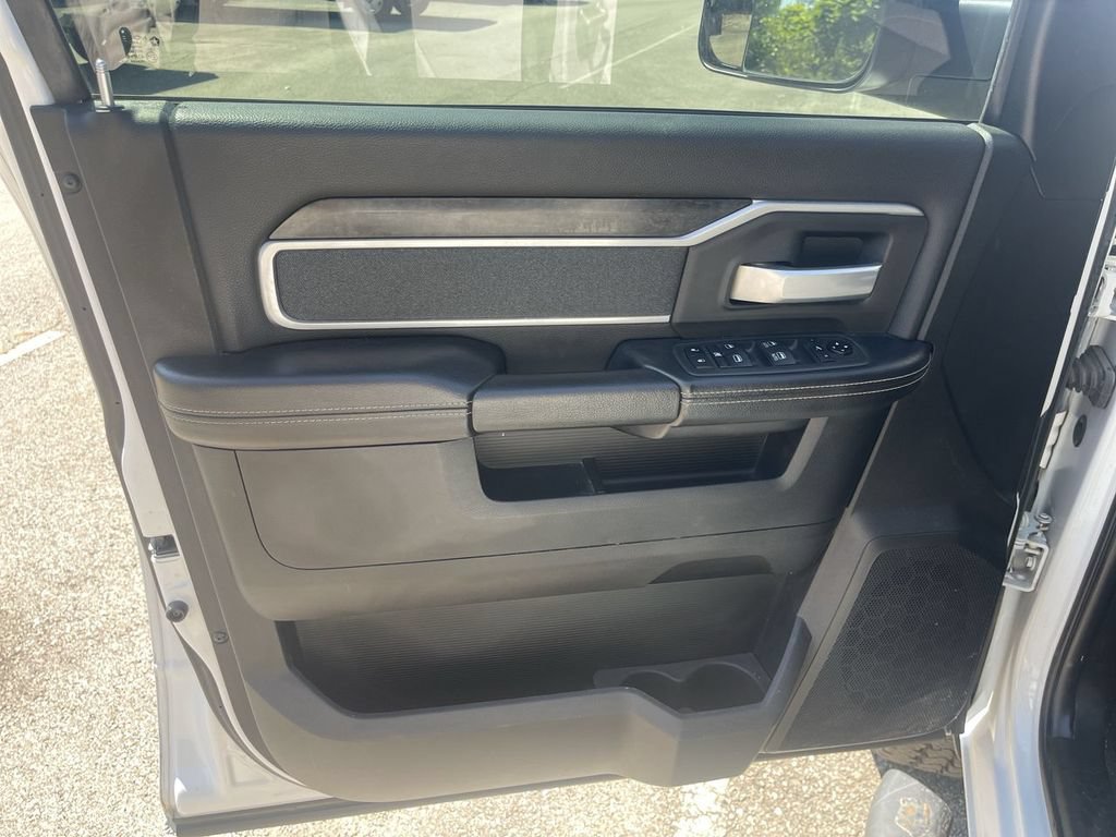 Used 2021 RAM 2500 Big Horn w/ Night Edition AWD/4WD image 5