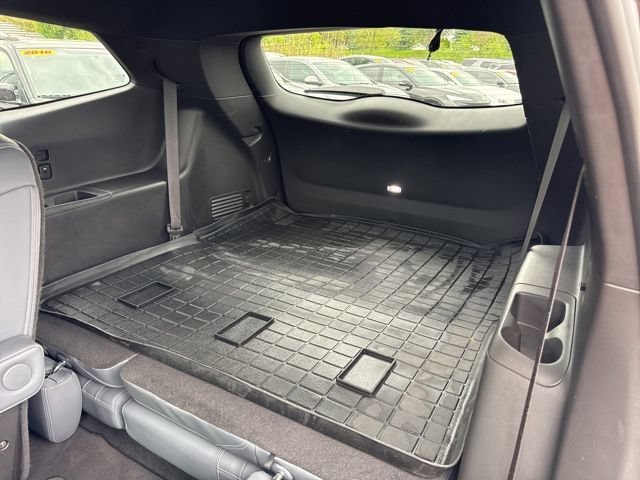 Used 2024 Buick Enclave Essence AWD/4WD image 19