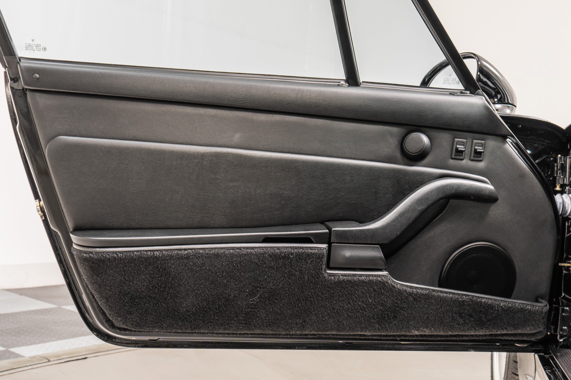 Used 1997 Porsche 911 Carrera S RWD image 37