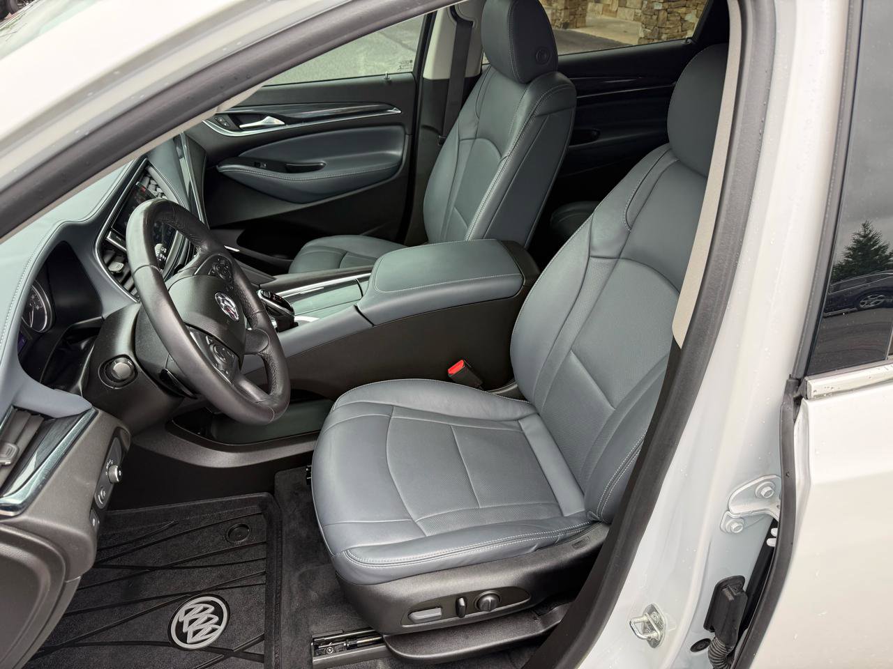 Used 2021 Buick Enclave Essence w/ Sport Touring Edition FWD image 11