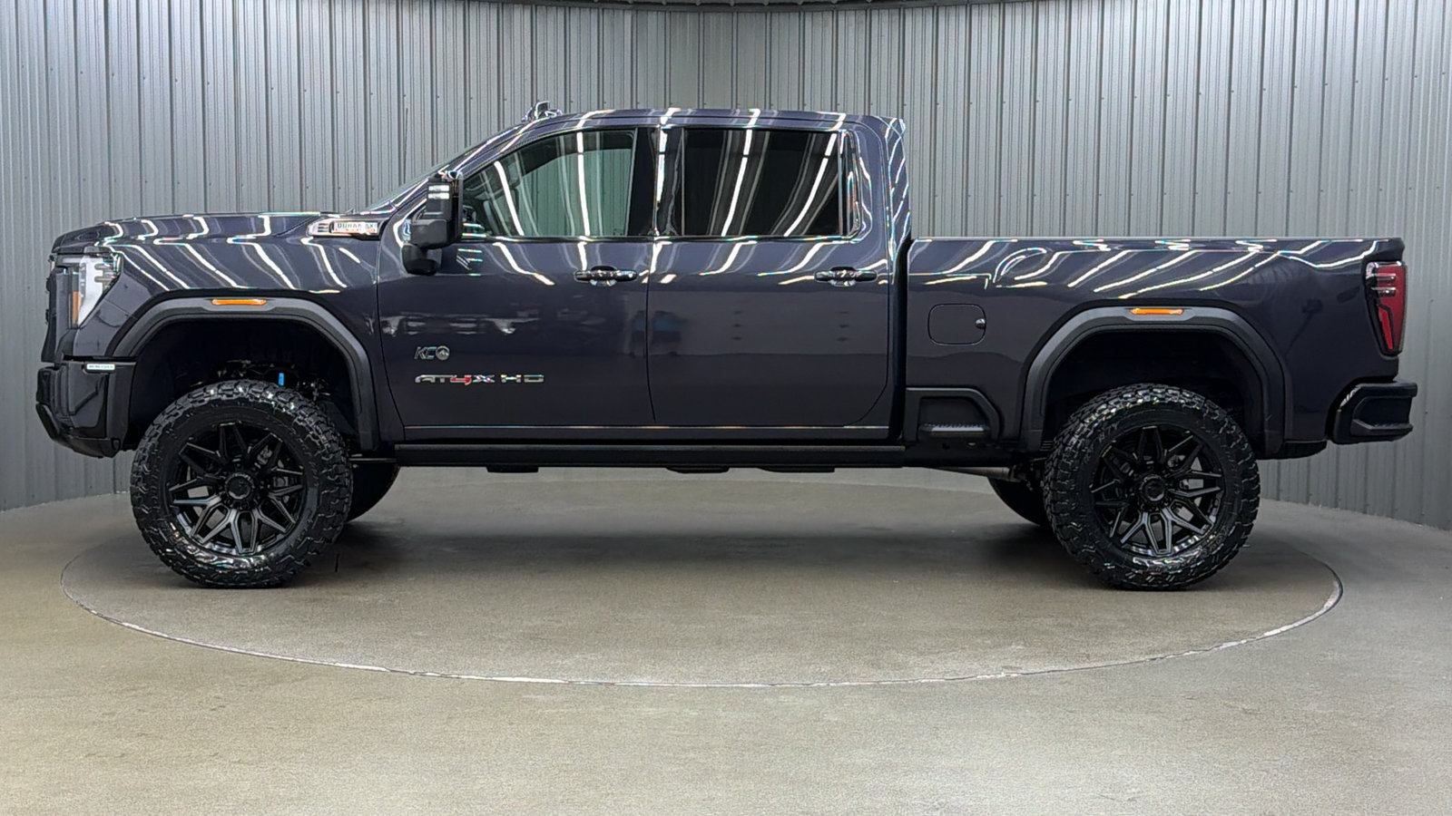 Used 2026 GMC Sierra 2500 AT4X AWD/4WD image 2