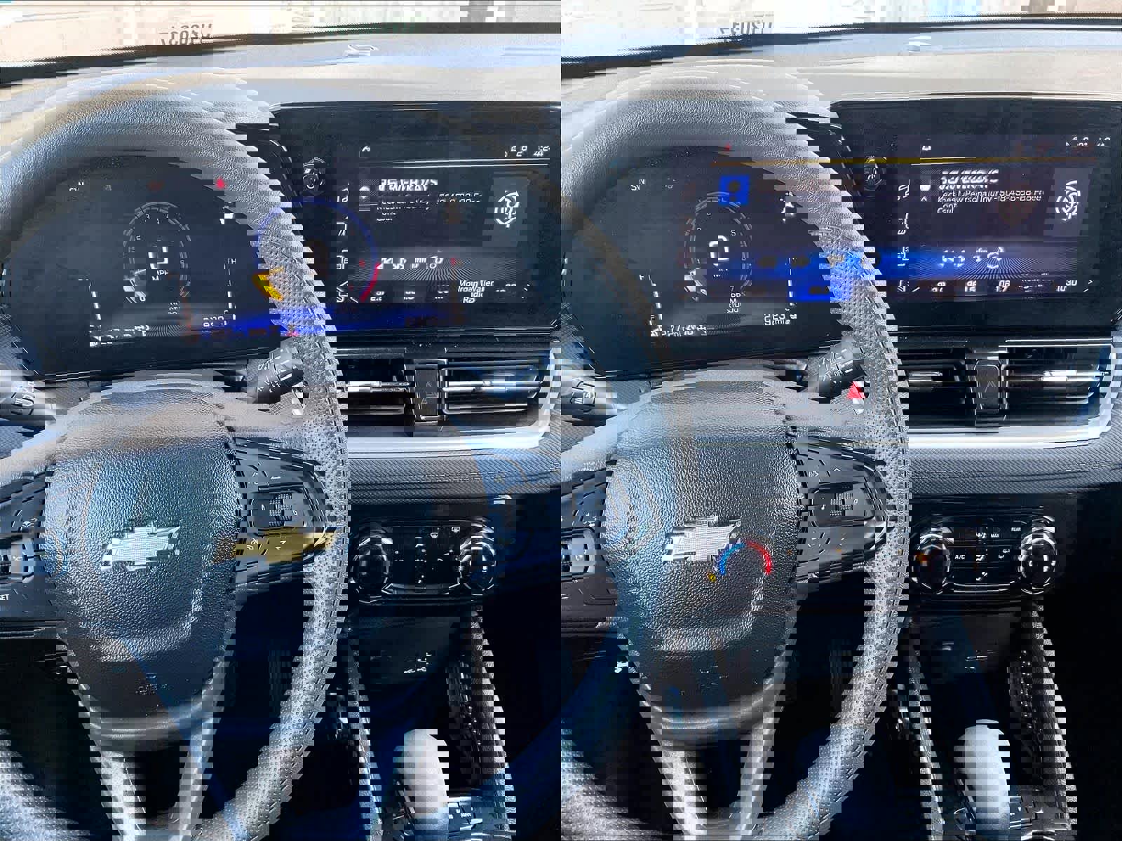 Used 2025 Chevrolet TrailBlazer LT AWD/4WD image 18