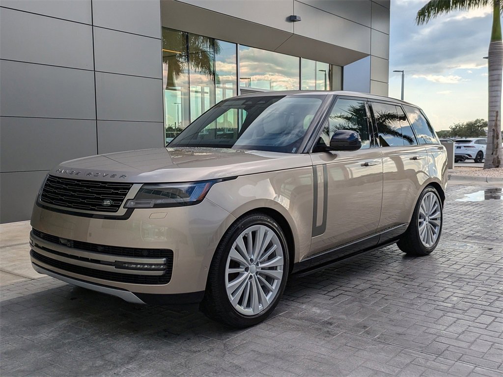 New 2025 Land Rover Range Rover SE