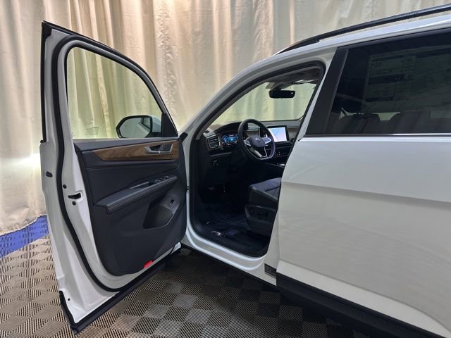 New 2026 Volkswagen Atlas SE image 11