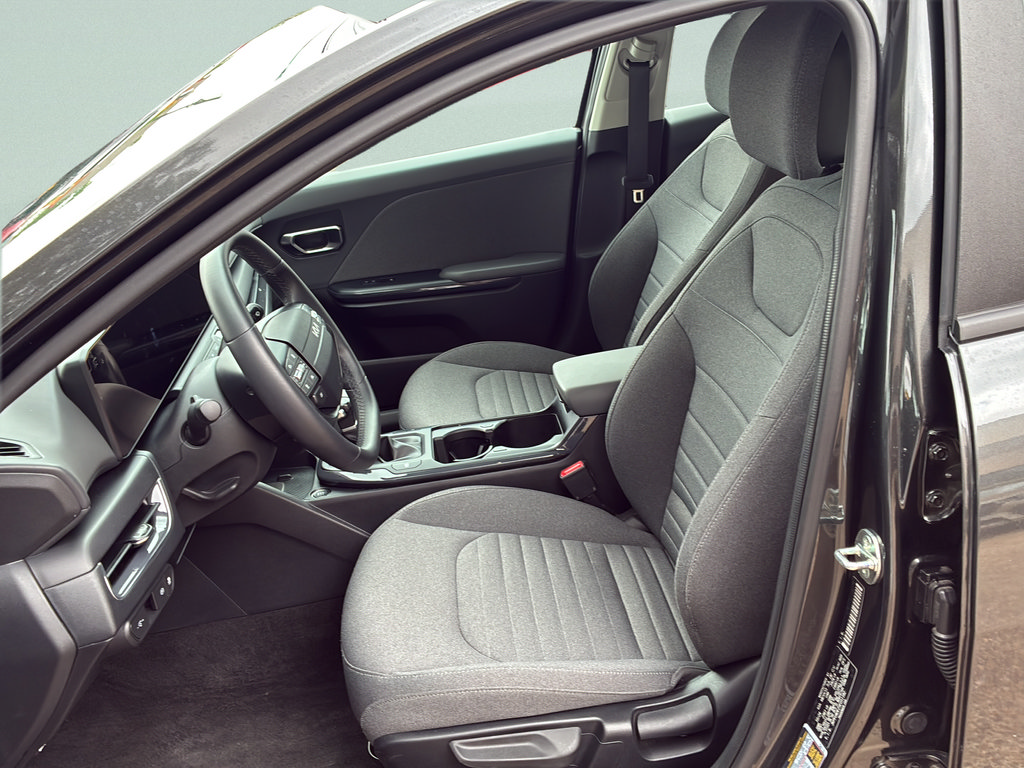 Used 2025 Kia K4 EX FWD image 13