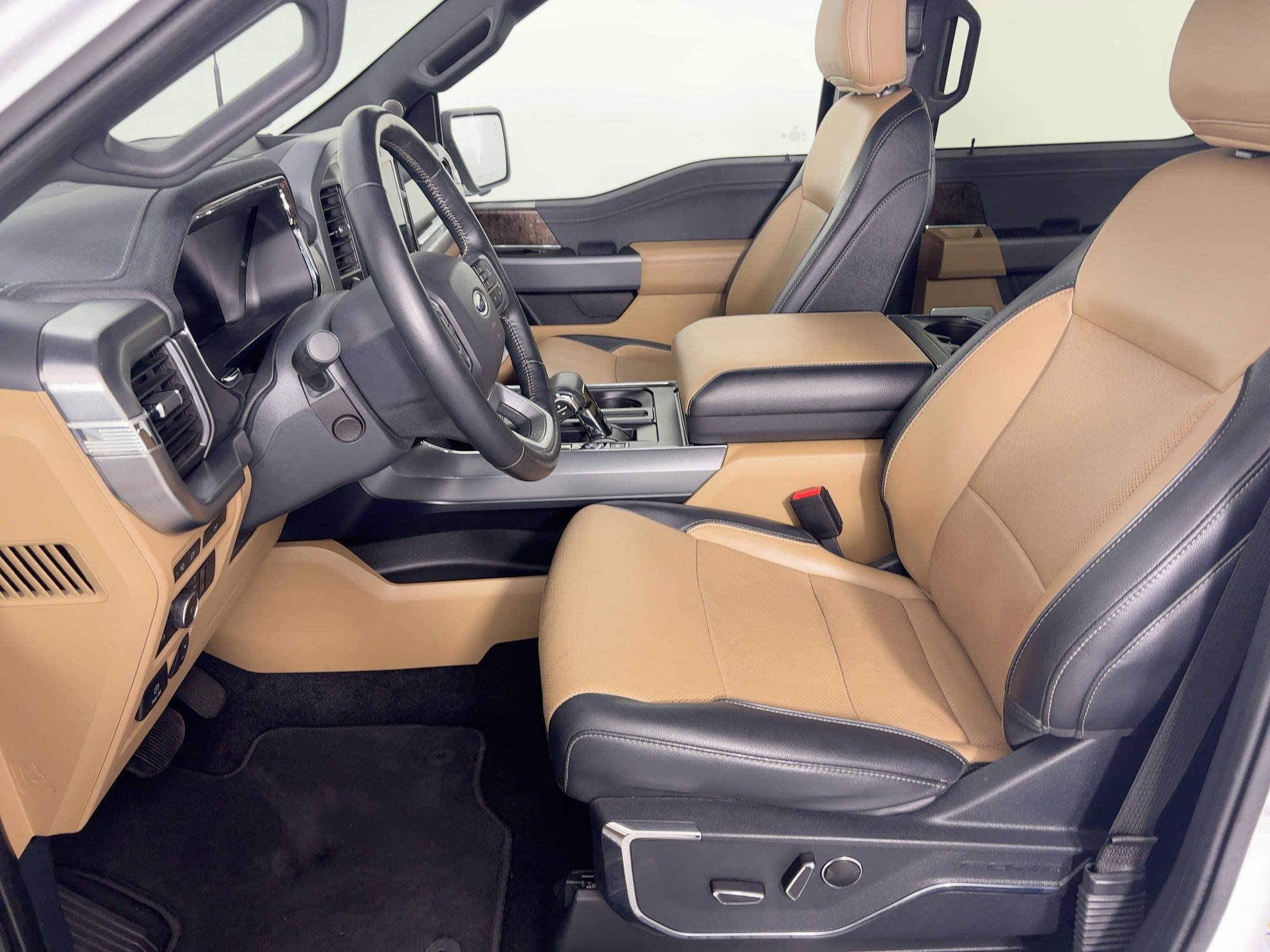 Used 2022 Ford F150 Lariat w/ Equipment Group 502A High image 5