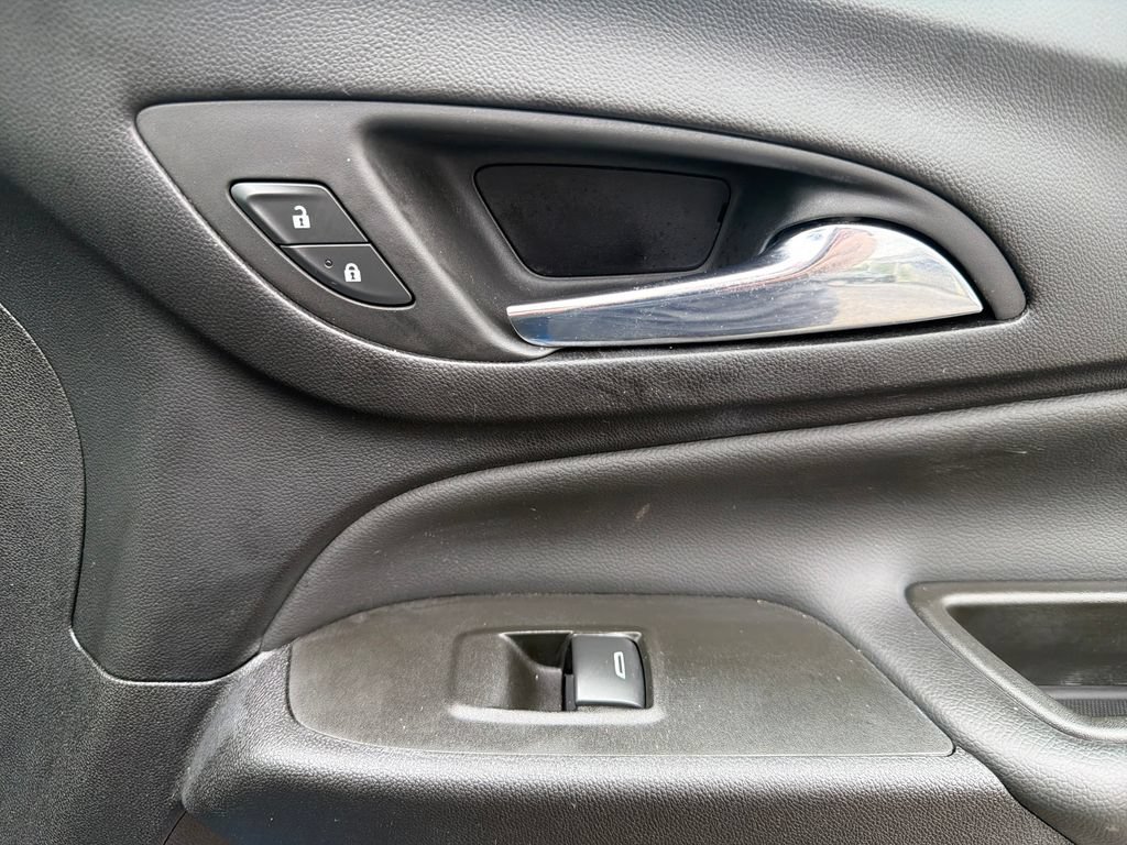 Used 2024 Chevrolet Equinox LT w/ LPO, Floor Liner Package AWD/4WD image 22