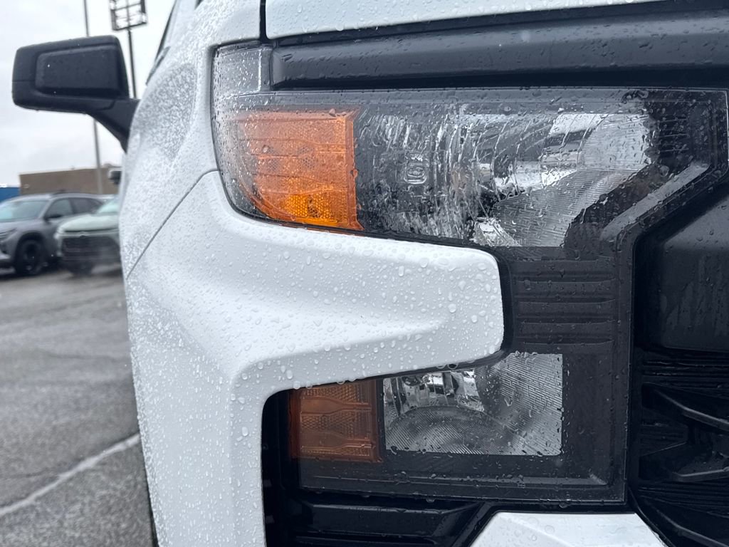 Used 2024 Chevrolet Silverado 1500 Custom image 11