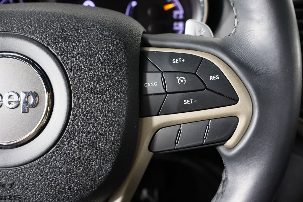 Used 2017 Jeep Grand Cherokee Laredo w/ Quick Order Package 23E image 10