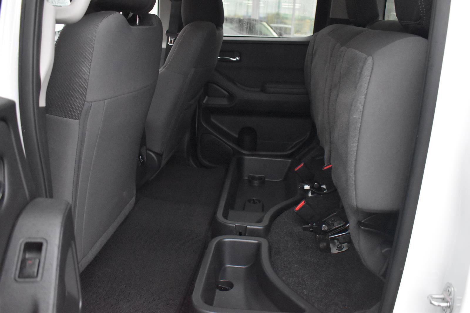 Used 2023 Nissan Frontier SV w/ SV Convenience Package image 38