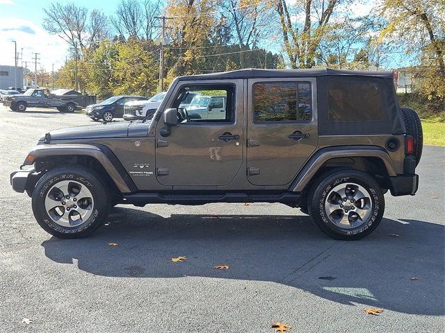 Used 2018 Jeep Wrangler Unlimited Sahara w/ Connectivity Group image 6