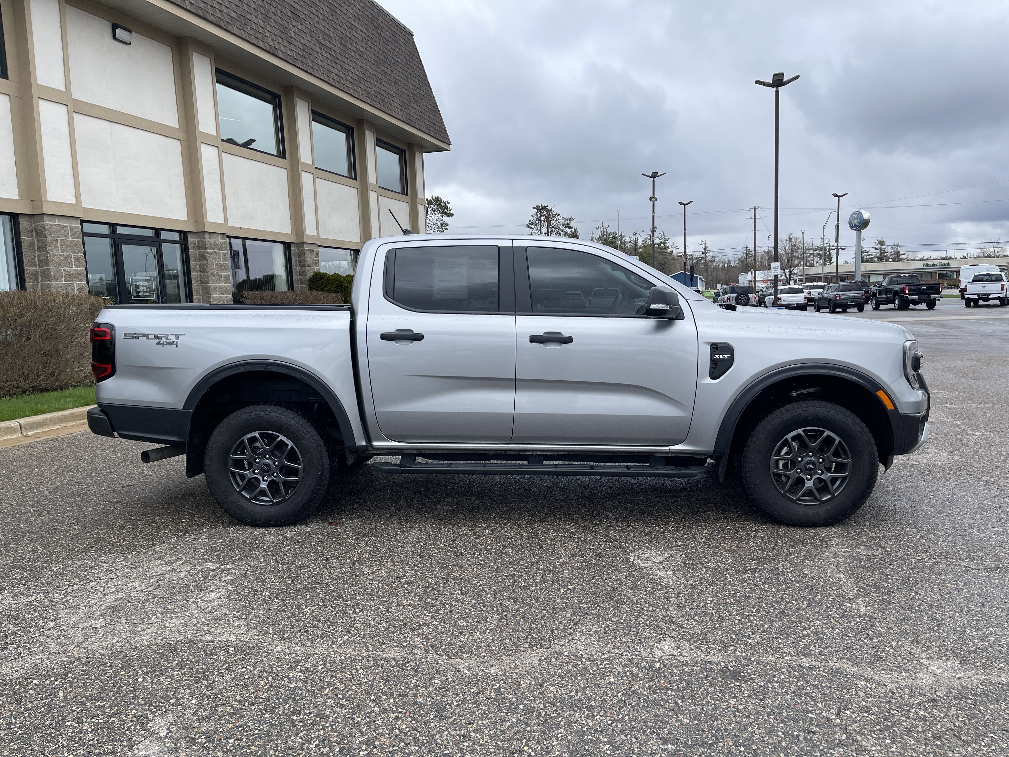 Used 2024 Ford Ranger XLT w/ Equipment Group 301A Mid AWD/4WD image 2