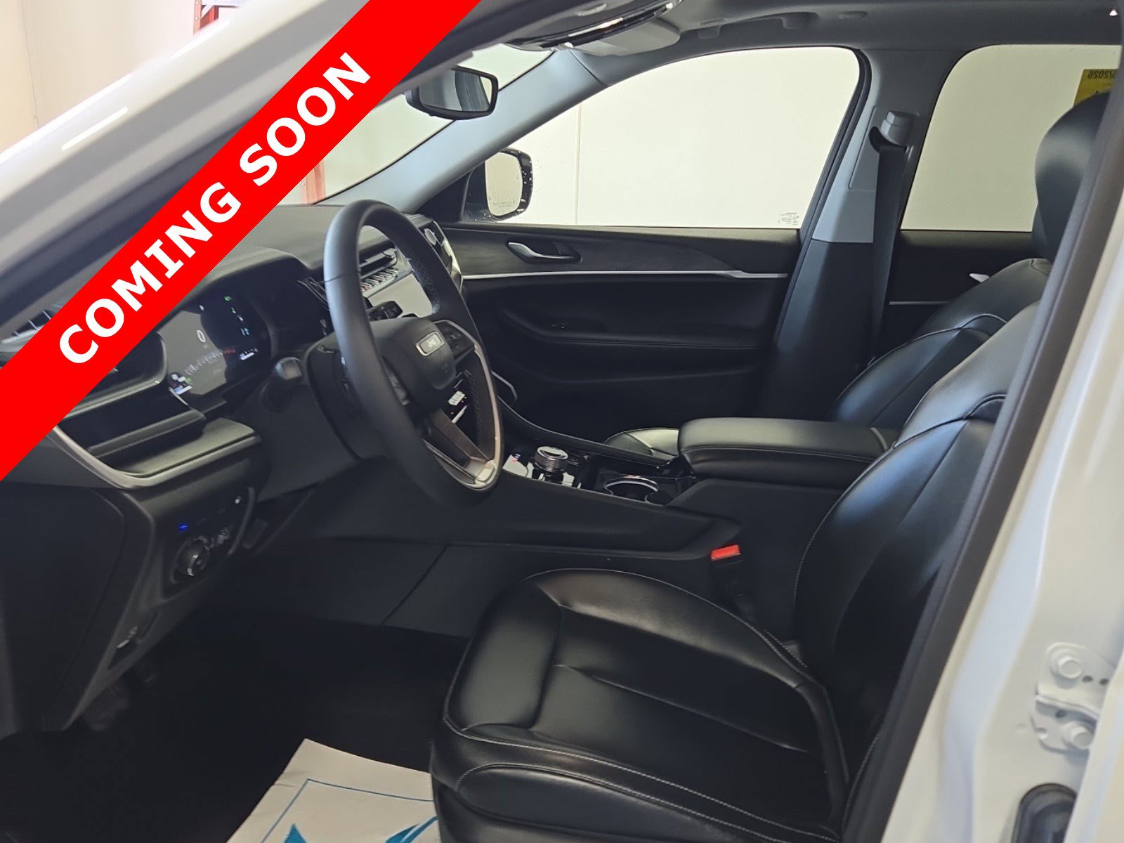 Used 2023 Jeep Grand Cherokee 4WD 4xe image 5