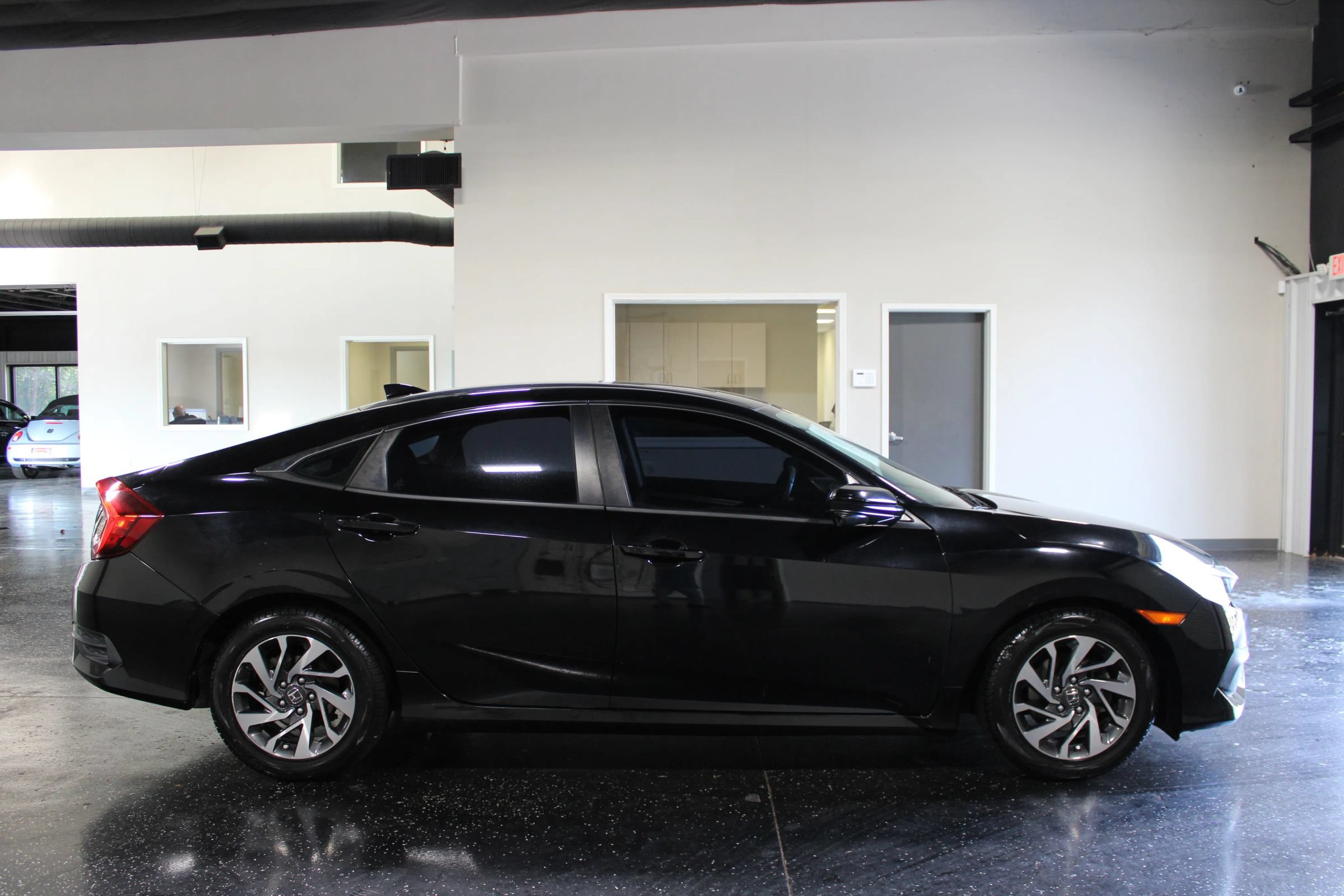 Used 2017 Honda Civic EX image 2