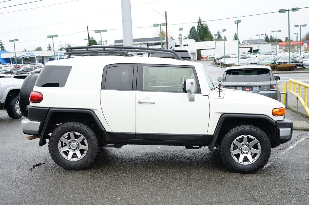 Used 2014 Toyota FJ Cruiser 4WD image 6