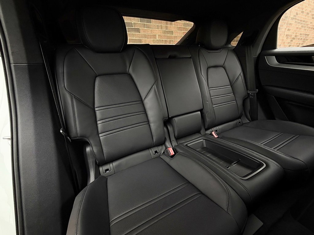 Certified 2024 Porsche Cayenne Turbo image 24