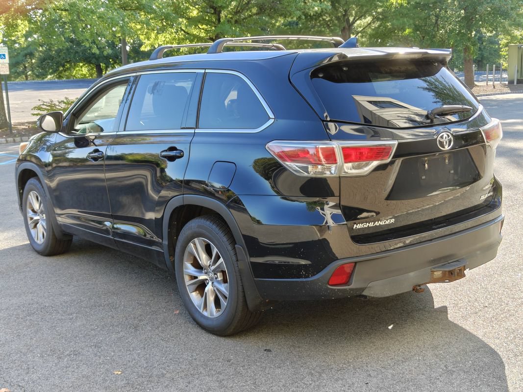 Used 2015 Toyota Highlander XLE AWD/4WD image 6