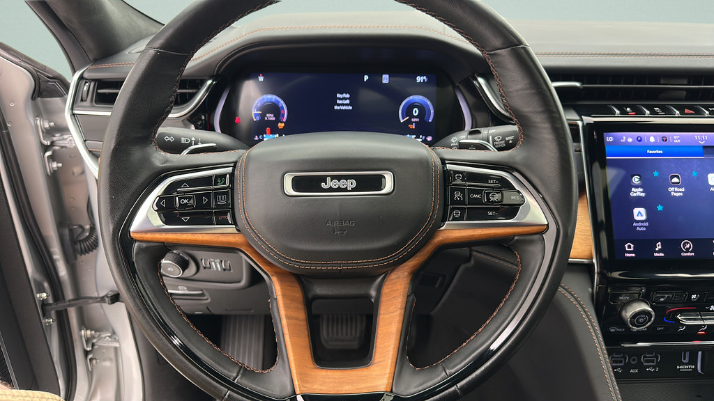 Used 2023 Jeep Grand Cherokee L Summit AWD/4WD image 19