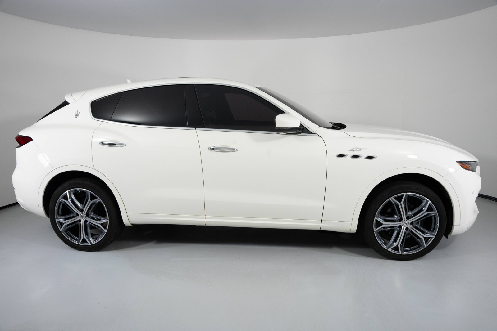Used 2023 Maserati Levante GT AWD/4WD image 15