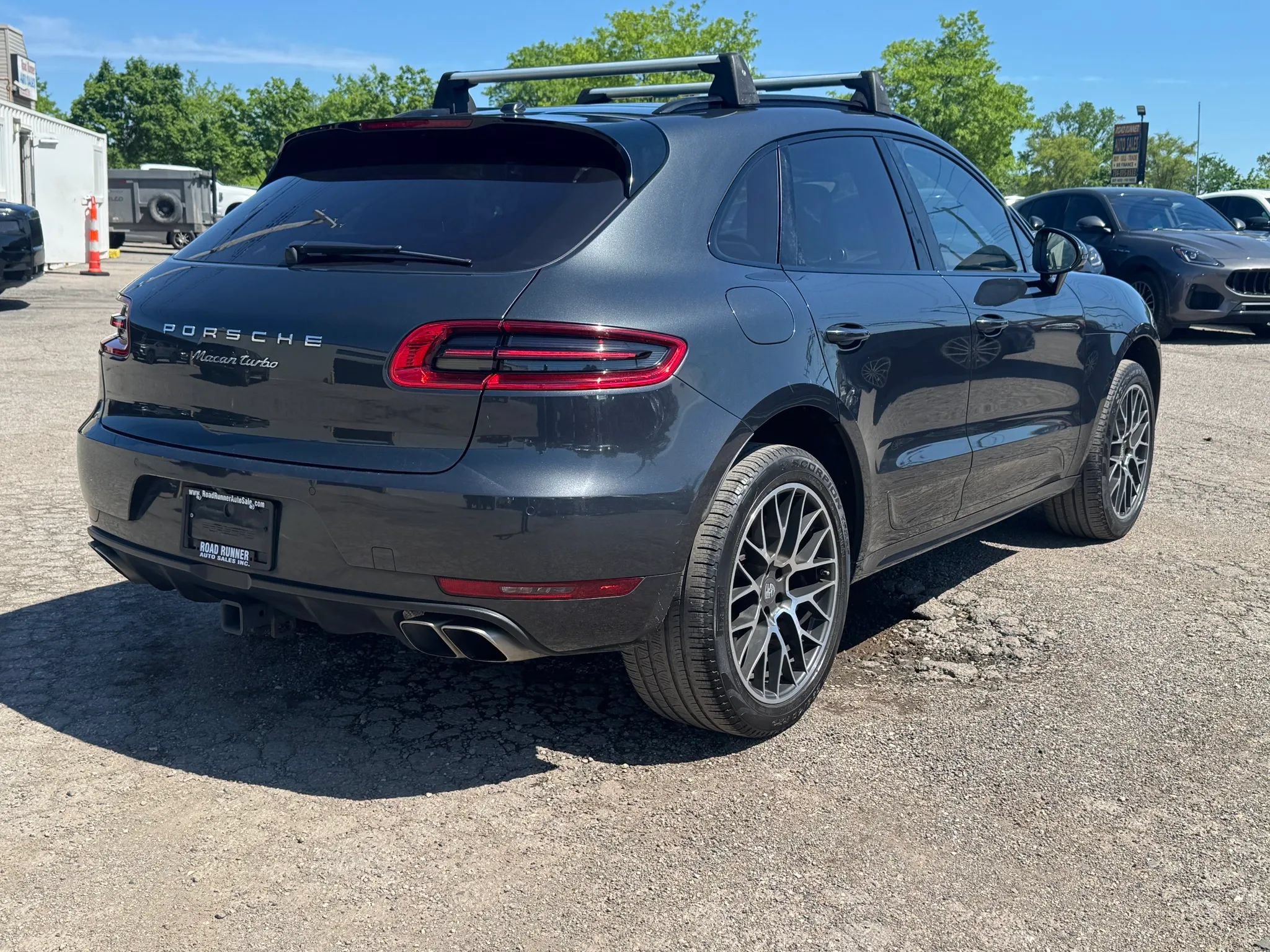 Used 2018 Porsche Macan Turbo AWD/4WD image 7