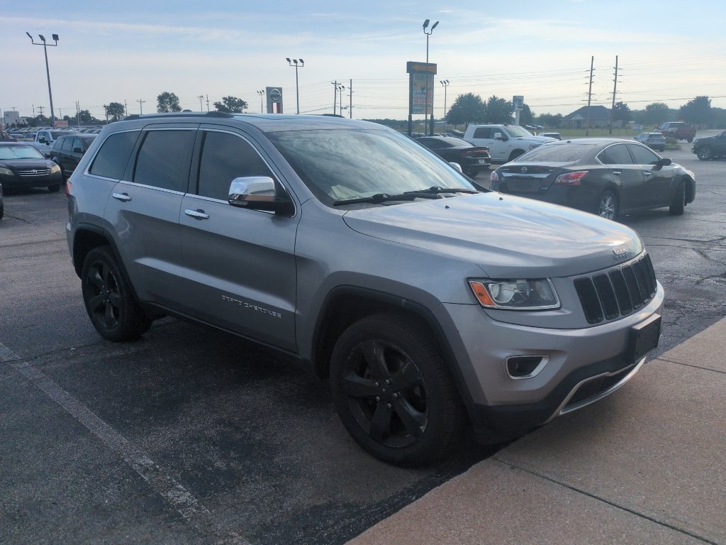 Used 2014 Jeep Grand Cherokee Limited w/ Trailer Tow Group IV AWD/4WD image 3